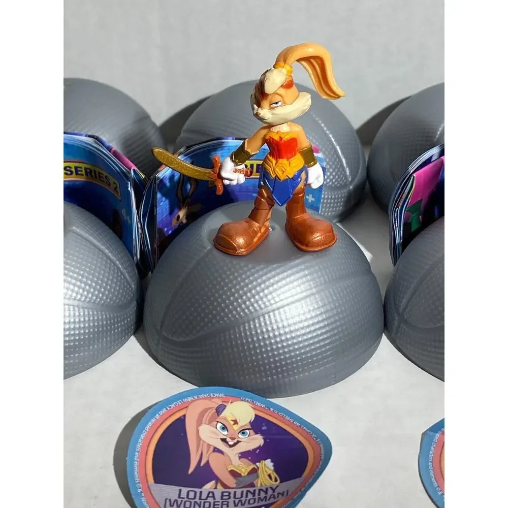 Space Jam - A New Legacy - Mystery Capsules - Series 2 Set of 5 Lebron James